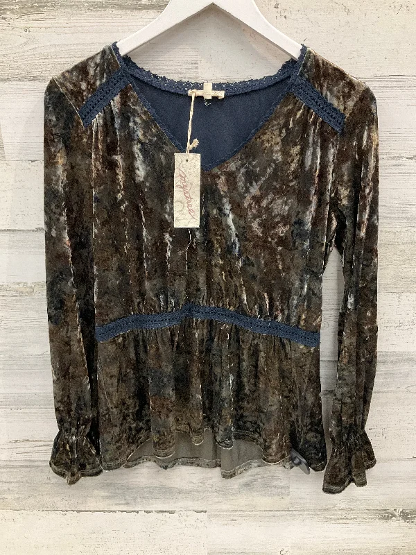 women's tops in solid colorsTop Long Sleeve By Mystree In Blue, Size: S