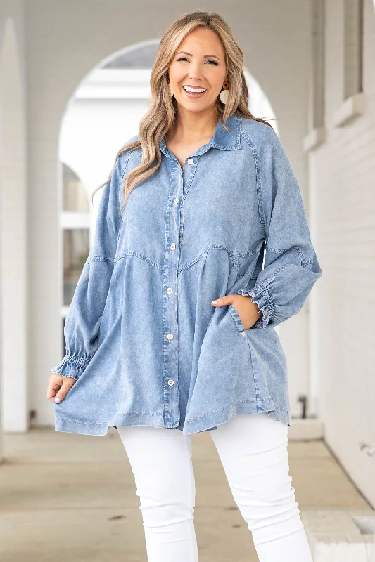 women's tops for those who want to stay warm and stylish during colder weatherChambray Chic Top, Acid Wash