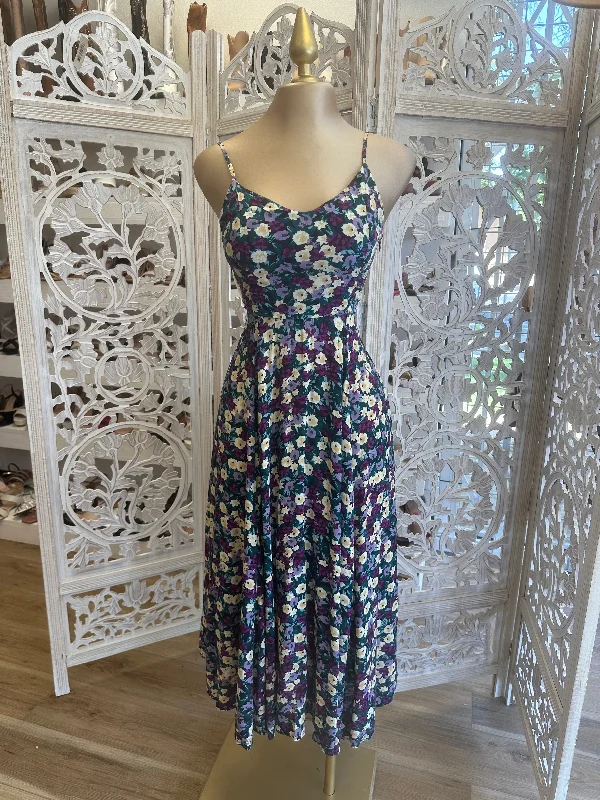 women's body-skimming dressesTie Back Maxi Floral Dress