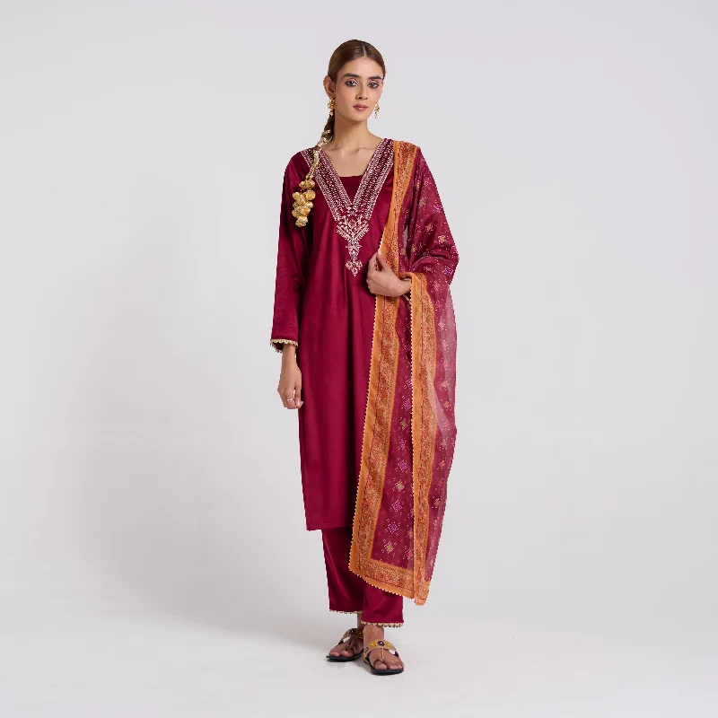 Maroon Embroidered Zareen Velvet Set with Dupatta