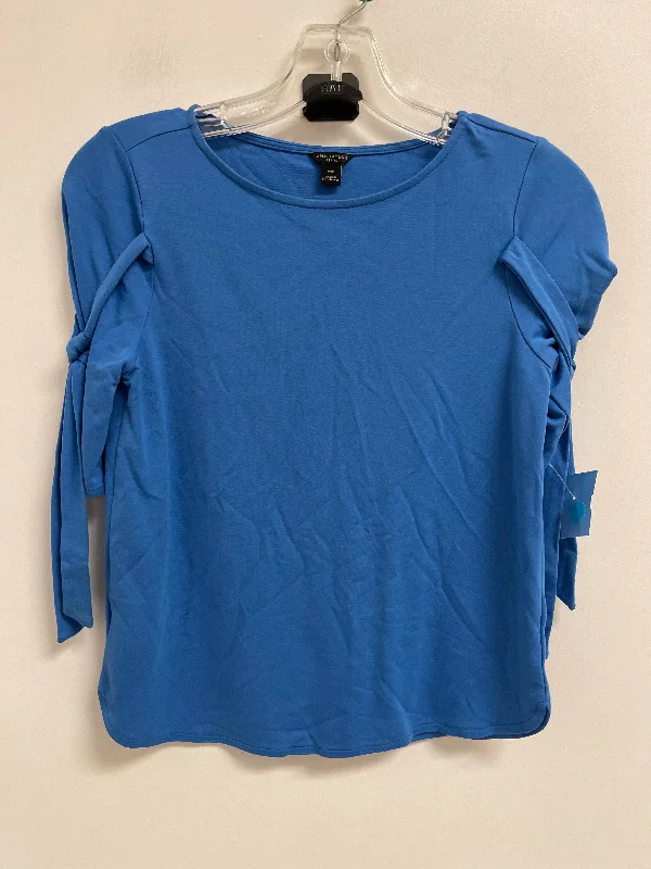 women's tops for those who want to add a touch of sophistication to their casual attireTop Short Sleeve By Ann Taylor In Blue, Size: Xsp